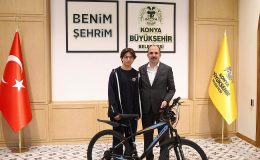 Başkan Altay, örnek davranışıyla gündem olan liseli gençle buluştu