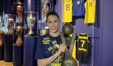 Sevgi Uzun: 4 kupayı alıp tarihi bir sezon yaşamak çok büyük bir gurur