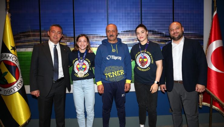 Ali Koç şampiyon boksörlerle biraraya geldi