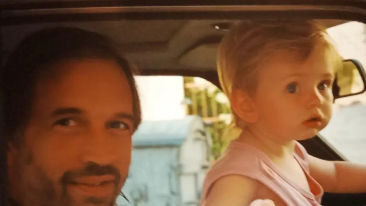 Yasemin Kay Allen’dan babasına duygusal veda! ‘Seni her gün özleyeceğim’