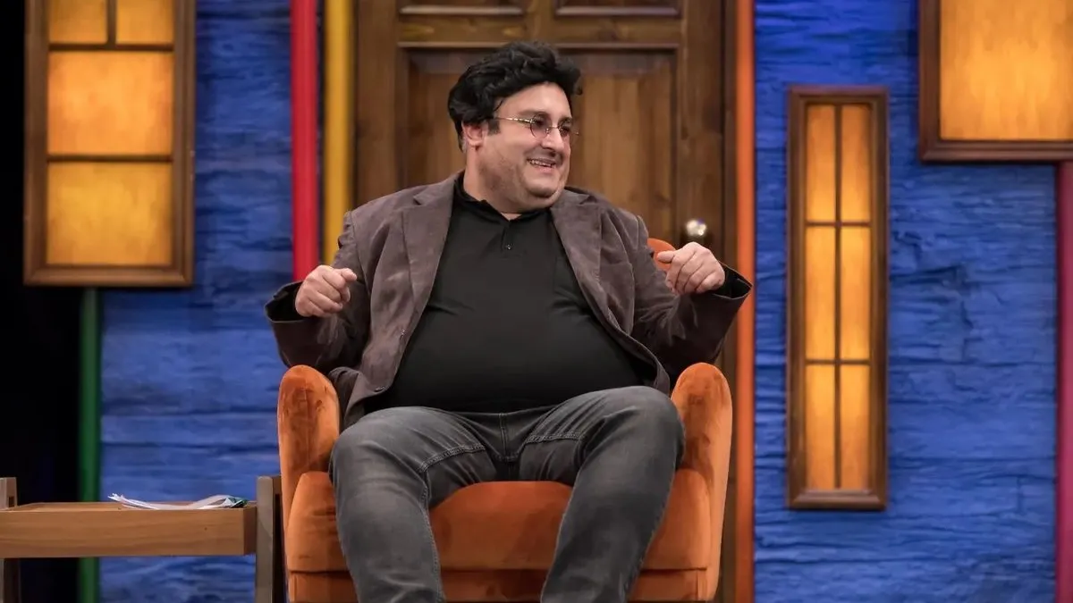 Rüştü Onur Atilla gizemli kız arkadaşıyla yakalandı! Sinem Ayyıldız ile boşandıktan 20 gün sonra Nez ile aşk yaşamaya başlamıştı…