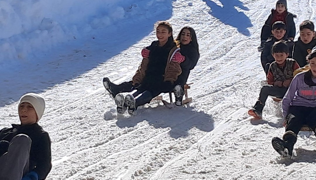 Artvin’de 200 yıllık festival: Tahta kızağını alan oraya koştu