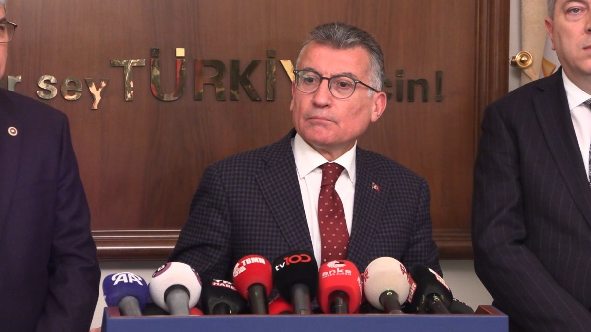 Abdullah Güler: Özgür Özel suçüstü yakalanmıştır